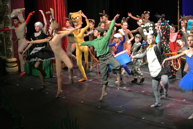 Professional Dance Teachers in Wilmington NC inspire dance students of all ages.